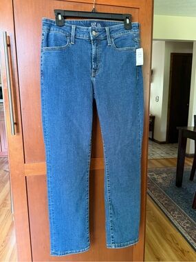 GAP Mid-Rise Classic Straight Jeans
